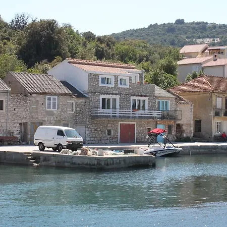 Apartment By The Sea Mali Iž