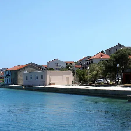Apartman By The Sea Mali Iz