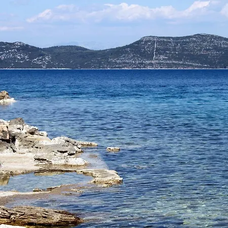 By The Sea Apartman Mali Iz